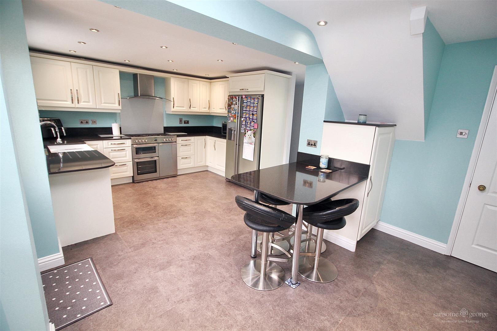 3 bed property in The Birchwoods, Reading